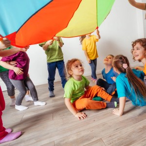 Relaxdays Schwungtuch Polyester Bunt XXL für 12 Spieler ø 6 m 1,4 kg