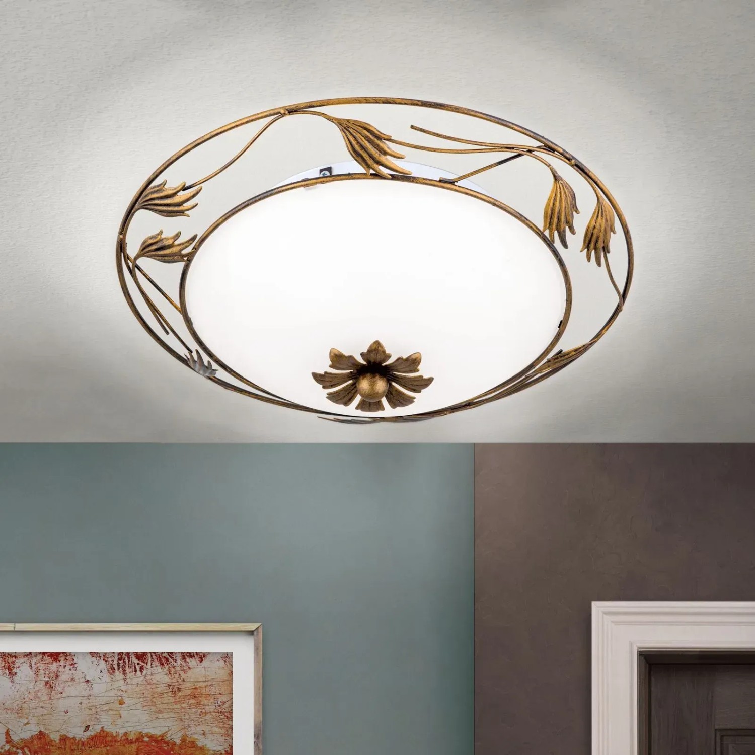 Orion Deckenleuchte Fleur, Ø 40cm, antik: Runde Lampe mit floralem Metallrahmen und opalem Glasschirm.