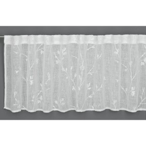 Transparente Bistrogardine in Natur mit zarter Blumenstickerei für eine gemütliche Fensterdekoration.