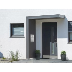 Modernes Gutta Rechteckvordach BS PLUS 200 mit Briefkasten, Klingel, Sprechanlage und Kamera in Edelstahloptik.