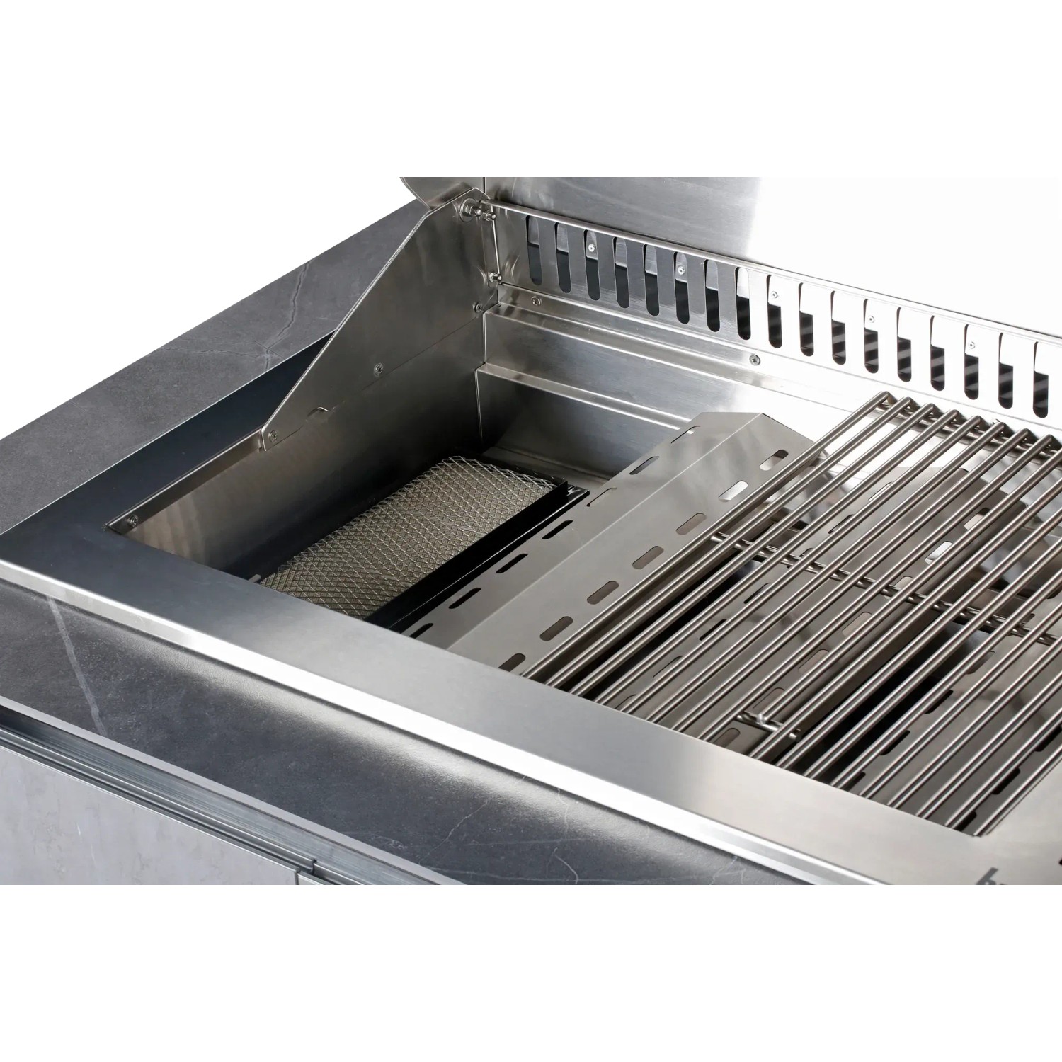 Detailaufnahme der Buschbeck Outdoorküche Derby mit Grillrost und Sizzle Zone.