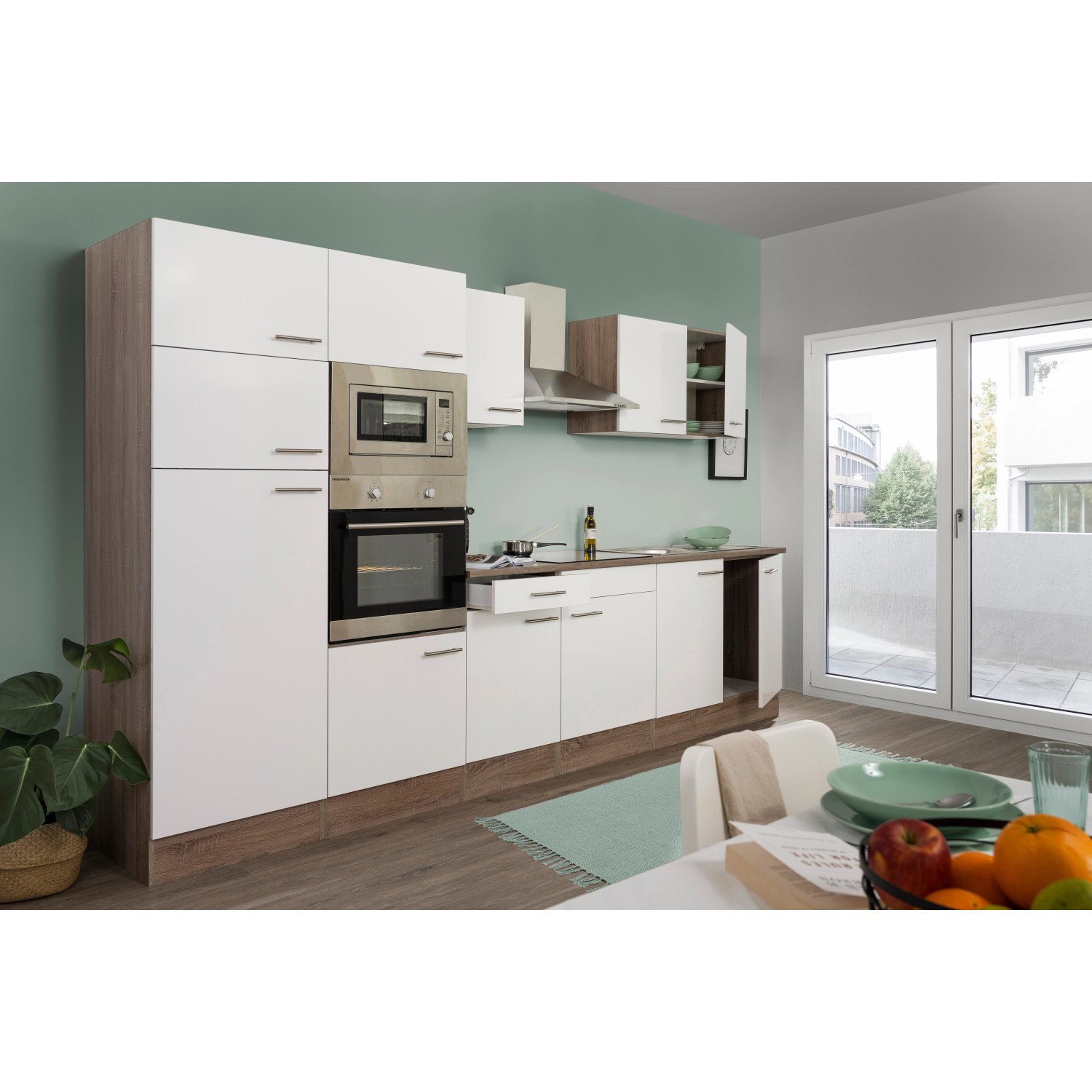 Respekta Küchenzeile 330 cm, weiße Fronten, Eiche York Korpus mit E-Geräten.