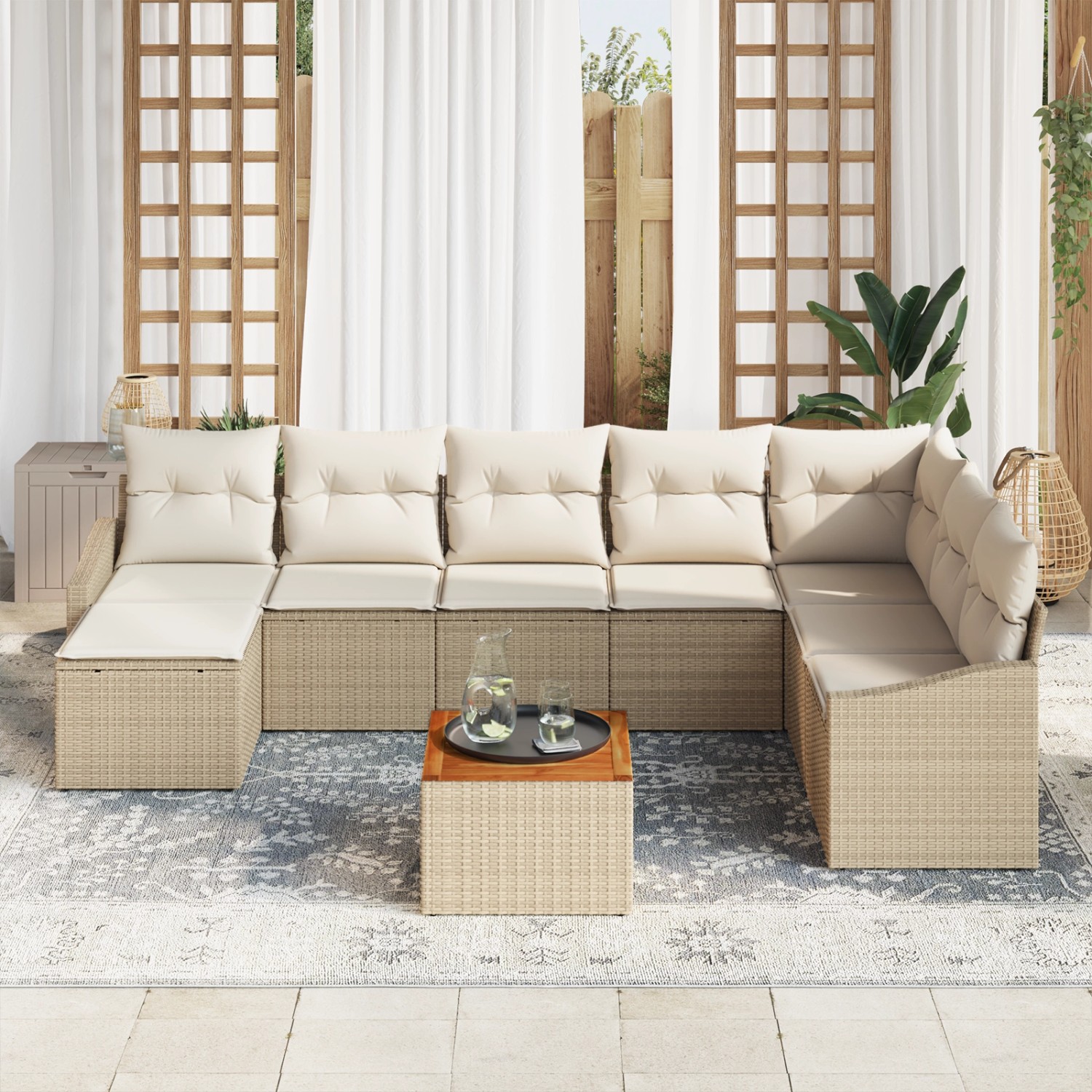 Beige-weißes 9-teiliges vidaXL Garten-Sofa-Set aus Rattan mit Tisch und Polstern.