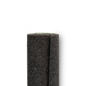 Aufgerollter, schwarzer Karat Rasenteppich Farbwunder PRO Kunstrasen (133x500cm).