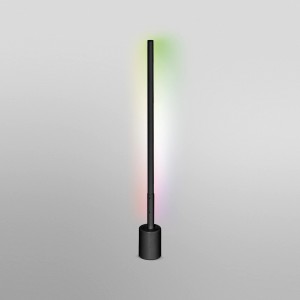 Schlanke, schwarze Ledvance Smart+ WiFi Stehleuchte mit Farbwechsel, 80 cm hoch.