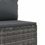 Detailaufnahme: Graues vidaXL Gartensofa aus Rattan mit anthrazitfarbenen Kissen.