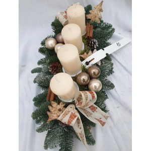 Schiffgesteck 45cm mit 4 creme Kerzen, Adventsdeko mit Kugeln, Schleifen und Zapfen.