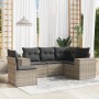Hellgraue 5-tlg. vidaXL Garten-Sofagarnitur aus Poly Rattan mit dunklen Kissen.
