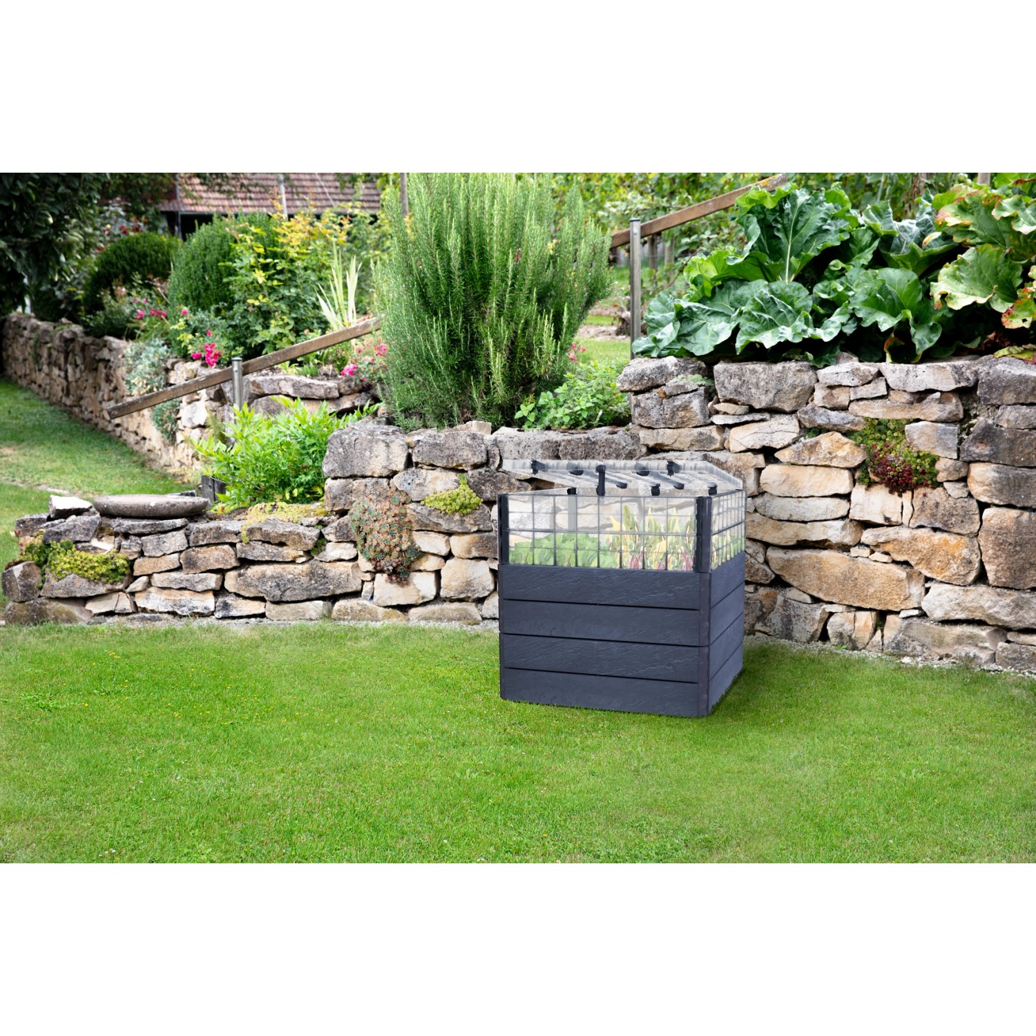 Garantia Hochbeet-System Turbo Plus L Ergo Quadro in Stone Optik mit Frühbeetabdeckung im Garten.