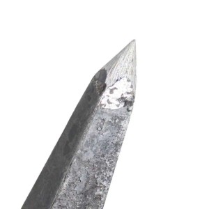 Detailaufnahme der Spitze eines D&O Brecheisens, 62 cm lang.