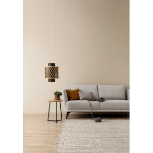 Wohnraum in gemütlichem Wollbeige mit Schöner Wohnen Designfarben und dekorativer Hängelampe.