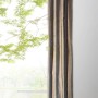 Blickdichter mydeco Schlaufenschal Dot Taupe, 300x135 cm, vor Fenster mit Ausblick.