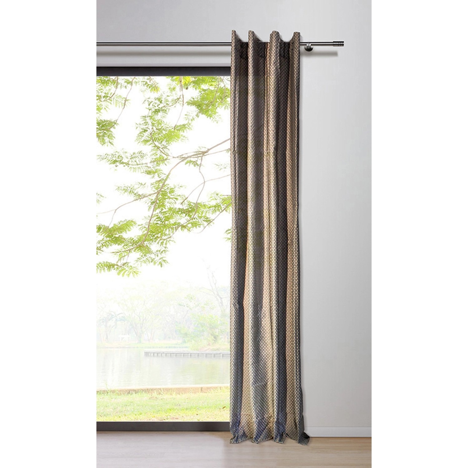 Blickdichter mydeco Schlaufenschal Dot Taupe, 300x135 cm, vor Fenster mit Ausblick.