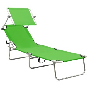 Grüne furnicato Klappliege mit Sonnendach aus Aluminium.