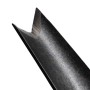 Detailaufnahme: Spitze des D&O Unkrautstechers aus Stahl mit V-Form.