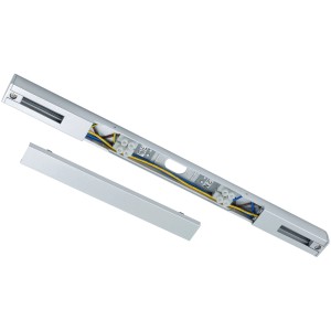 Paulmann Urail Basissystem, 2,3m Schienensystem in Chrom Matt, mit geöffneter Abdeckung und sichtbarer Verkabelung.