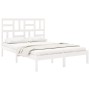 Weißes Massivholzbett (King Size) mit Lattenrost und Kopfteil im modernen Design.