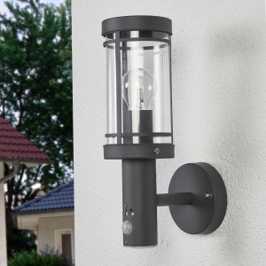 Moderne Lindby Außenwandleuchte Djori aus Edelstahl mit Bewegungsmelder.