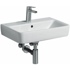 Weißes Geberit Renova Compact Handwaschbecken, 55 cm, mit Armatur und KeraTect Beschichtung.