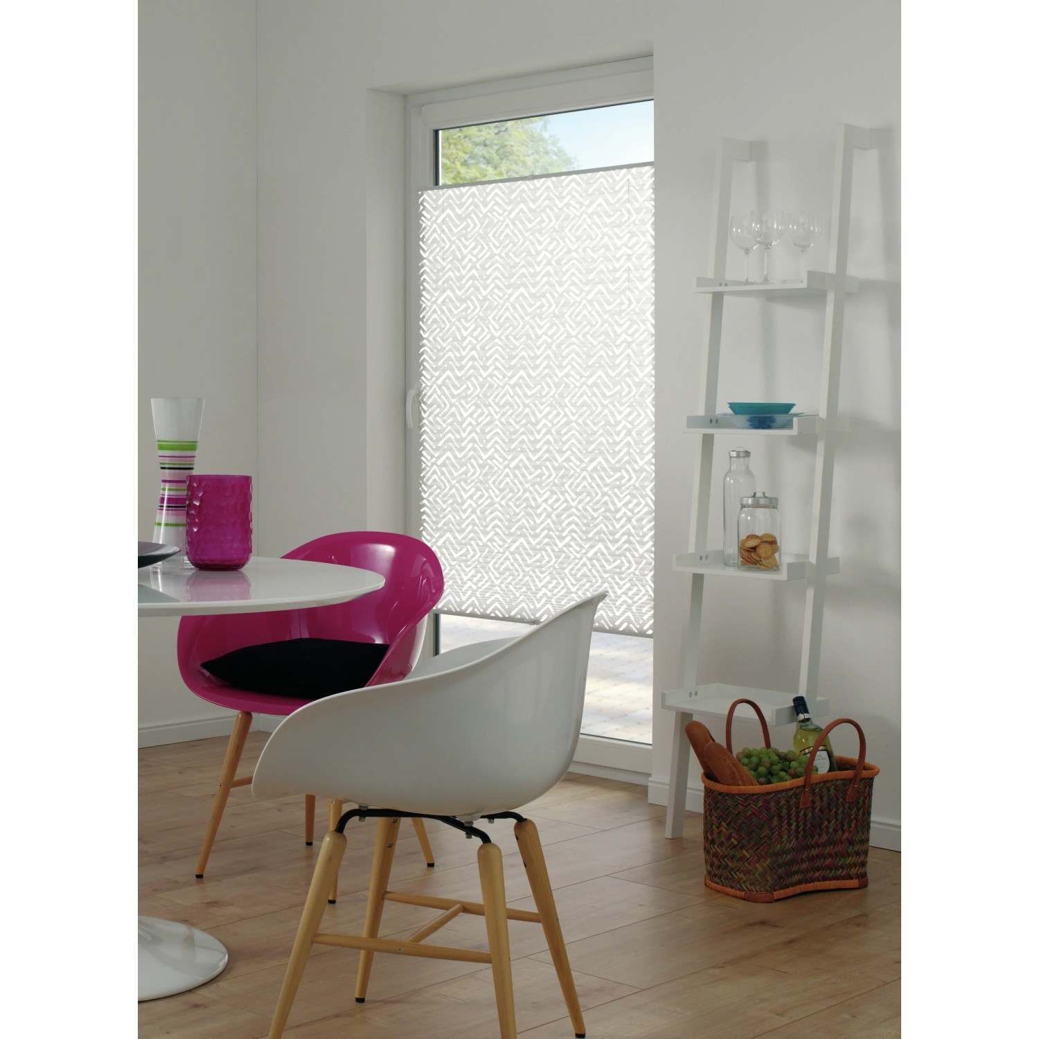 Gardinia Plissee Concept Lissy, 50x130 cm, weiß, mit Klemmträgern am Fenster.