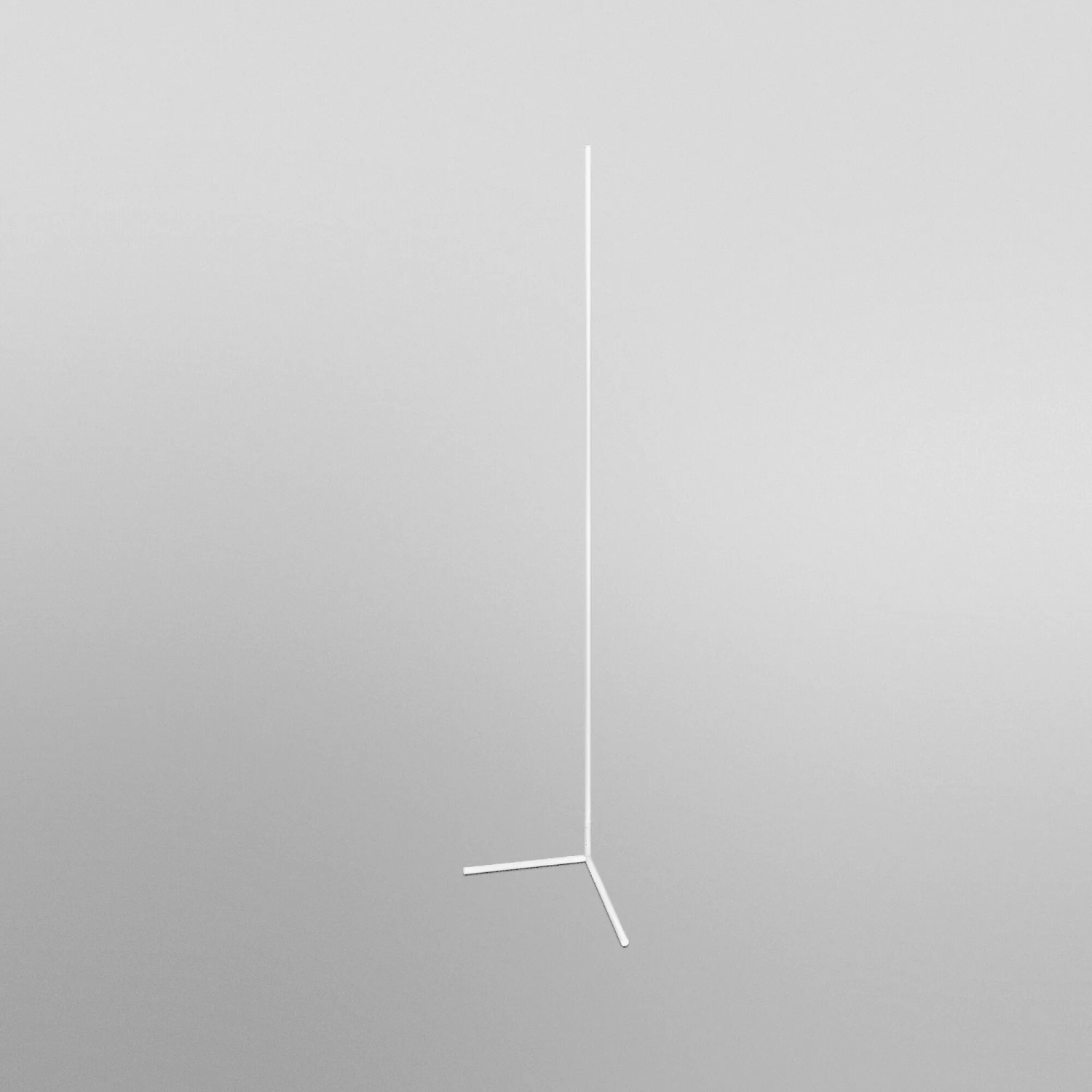 Weiße Ledvance Smart+ WiFi Stehleuchte, 200 cm, RGBTW, für indirekte Beleuchtung.