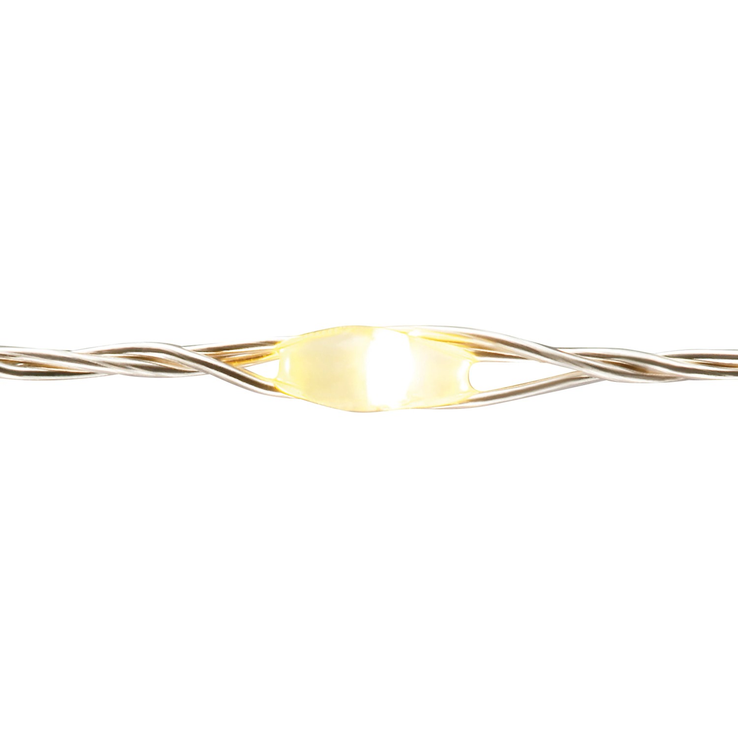 Detailaufnahme einer warmweißen LED-Lichterkette mit Silberdraht.
