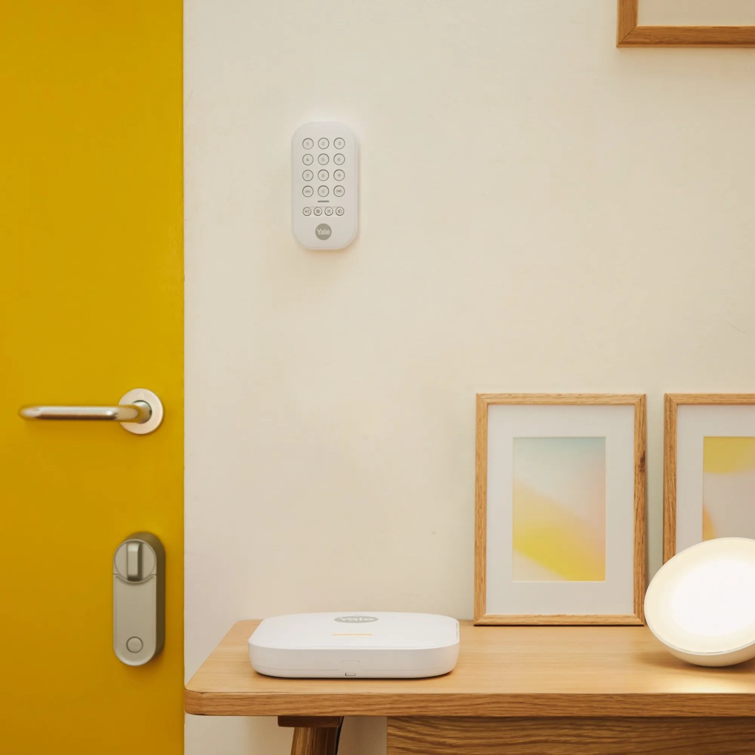 Yale Tastenfeld zur Alarmschaltung, kabellos, in Weiß. Teil des Smart Alarm Systems.