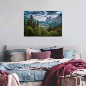 Bricoflor Leinwandbild Alpenlandschaft in Blau und Grün für Wohn- und Schlafzimmer.