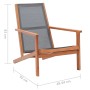 Grauer Garten-Loungestuhl aus Eukalyptusholz und Textilene, ideal für entspannte Stunden im Freien.