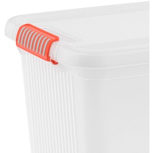 Detailaufnahme: Transparente Aufbewahrungsbox K-Latch XXL mit orangefarbenem Verschluss.