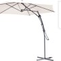 Cremefarbener Ampelschirm (Ø 380 cm) mit Hebelmechanik und Schirmständer.