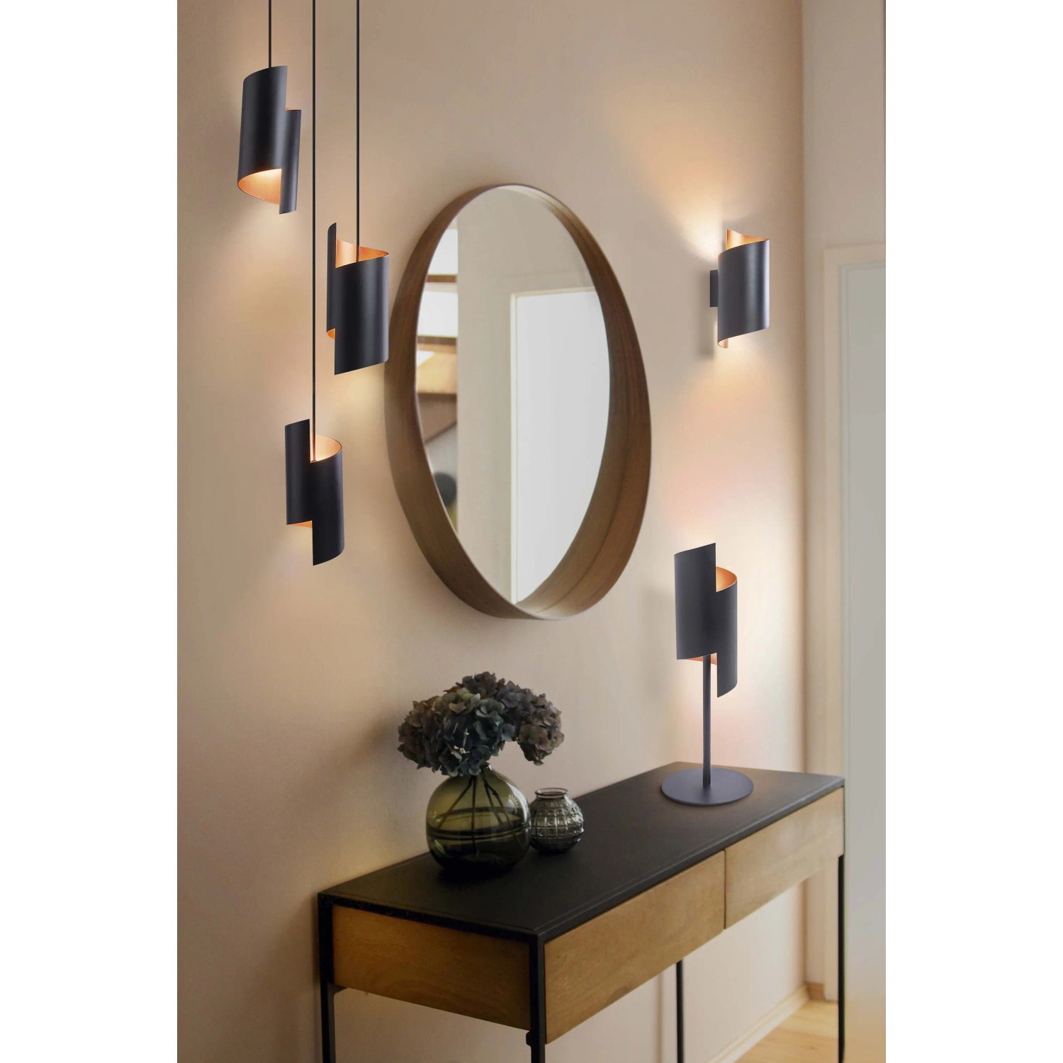 Ledvance Smart+ WiFi Tischlampe Decor Twist Schwarz, verschiedene Leuchten im Raum.