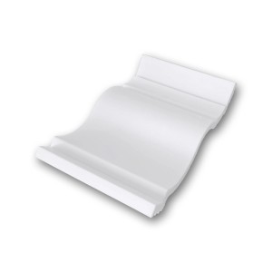 Musterstück einer weißen PROFHOME Eckleiste/Deckenleiste, ca. 10 cm lang.