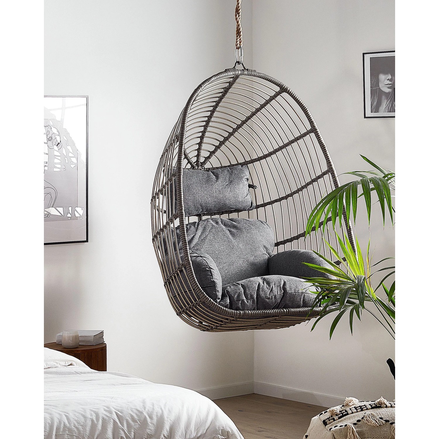 Grauer Beliani Hängesessel (70x84x113) mit Kissen im Boho-Stil.