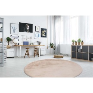 Runder, creme-farbener MeGusta Shaggy Hochflor Teppich (Ø 160cm) im Wohnraum.