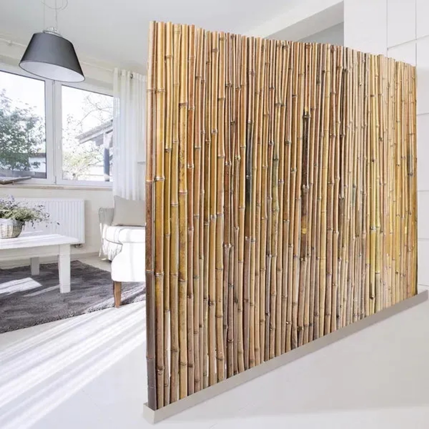 Karat Bambus Sichtschutzzaun Natur, 100x250cm, als Raumteiler im Wohnraum.