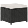 Hocker aus schwarzem Rattan mit cremefarbener Auflage, Teil des vidaXL Garten-Lounge-Sets.