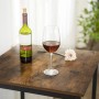Quadratischer Vasagle Bartisch (60x60 cm) in Braun-Schwarz mit Weinflasche und Glas.