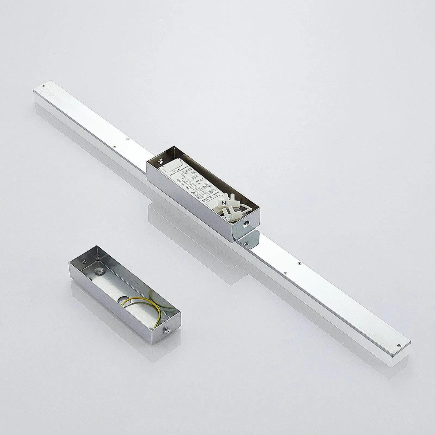 Lindby LED Deckenlampe Levke, weißes Metall, zur Montage im Badezimmer.