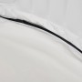 Detailansicht: Weißer, aufblasbarer OBI Whirlpool Ottoman mit schwarzer Zierleiste und Luftdüsen.