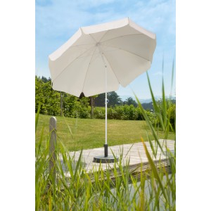 Naturfarbener Schneider Balkonschirm Ibiza Ø 240 cm mit Push-Up Mechanik im Garten.