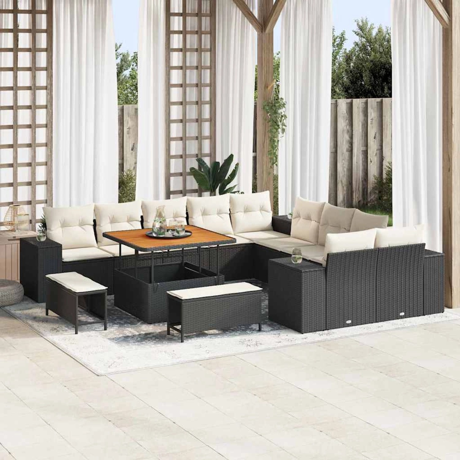 Schwarzes 13-tlg. vidaXL Garten-Sofa-Set aus Poly Rattan mit höhenverstellbarem Tisch.
