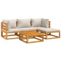 5-tlg. Garten Lounge Set aus Massivholz mit hellgrauen Kissen und Tisch.
