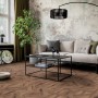 Wohnraum mit Masterfloor AQUAline Laminat Eiche Milano Vittorio, wasserresistent und in Holzoptik.
