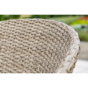 Detailaufnahme: Geflecht-Sessel aus dem Merxx Arrone Gartenmöbel-Set.