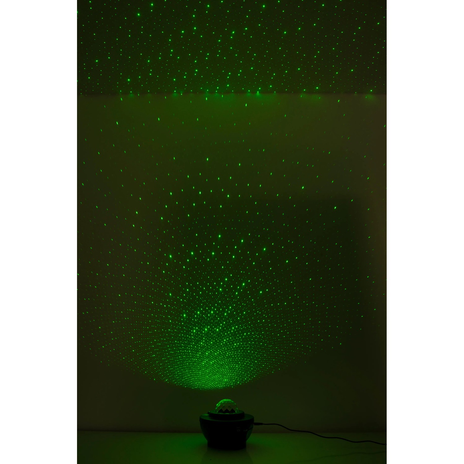 Näve LED-Projektor Athmospheric Galaxy/Water projiziert grünen Sternenhimmel an Wand.