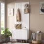 Weißer Garderobenschrank mit gerillter Schuhkommode, Kleiderablage und goldenen Haken für Flur und Diele.