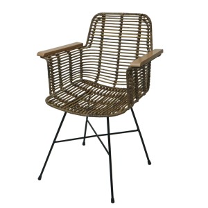 MCW Esszimmerstuhl M29: Polsterstuhl aus Kubu Rattan mit Armlehnen aus Mahagoni und schwarzem Metallgestell.
