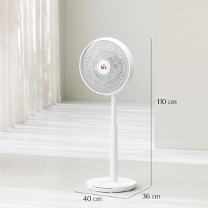 Weißer HOMCOM Standventilator (40x36x110cm) im Raum. Leiser Ventilator mit Fernbedienung.