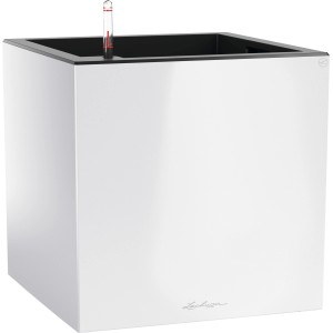 Weißer, hochglänzender Lechuza Canto Premium low Pflanzkübel 40x40 cm mit Bewässerungssystem.